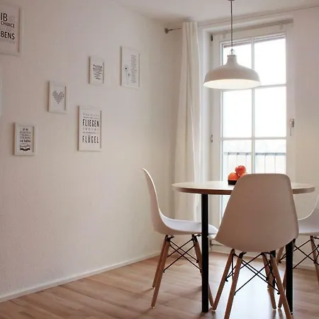 Engen Apartment דירה